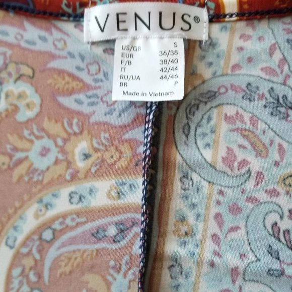 VENUS Paisley Cold Shoulder Top - Picture 6 of 10